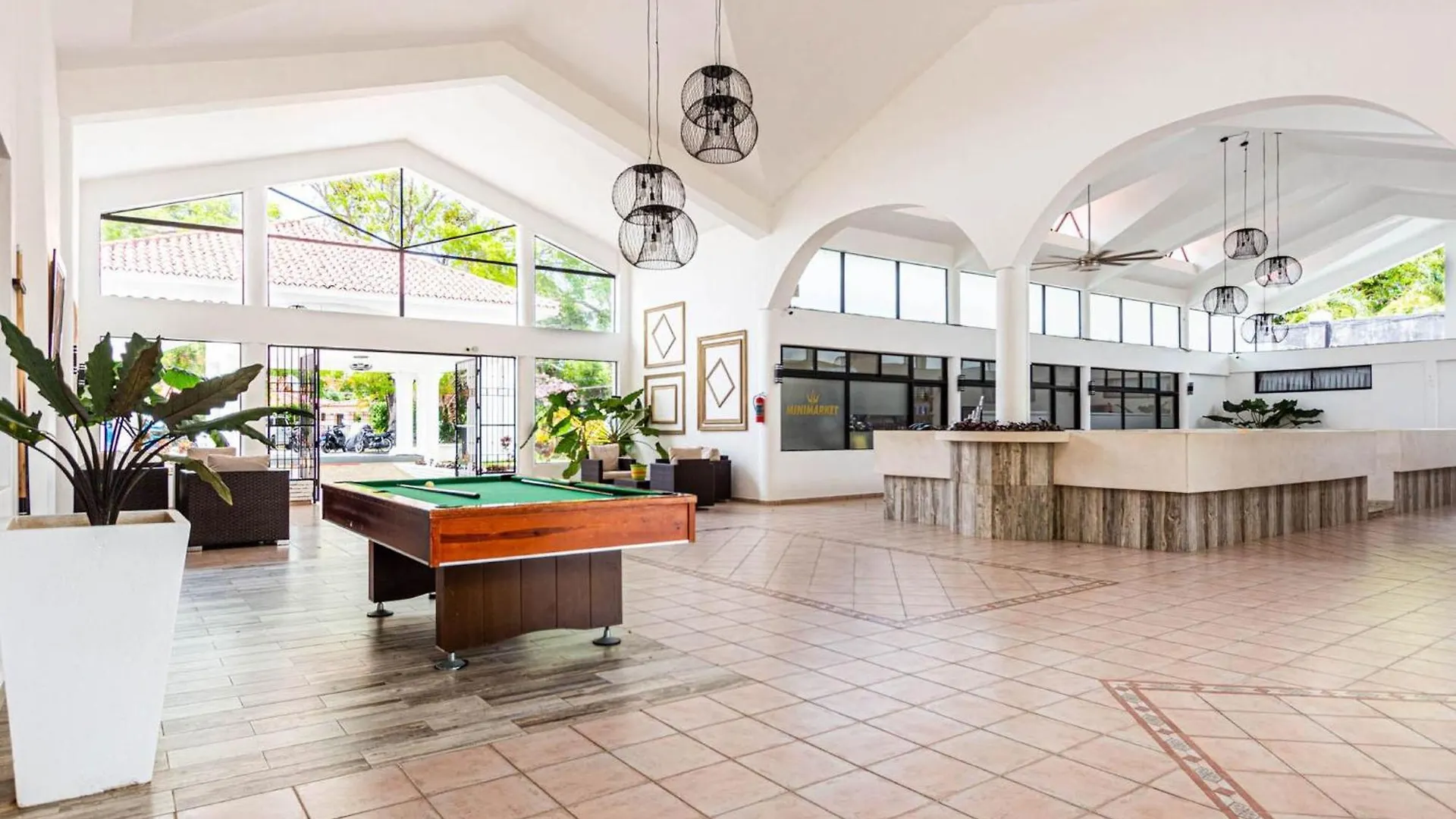 Serene Sosa Retreat With The Pool View